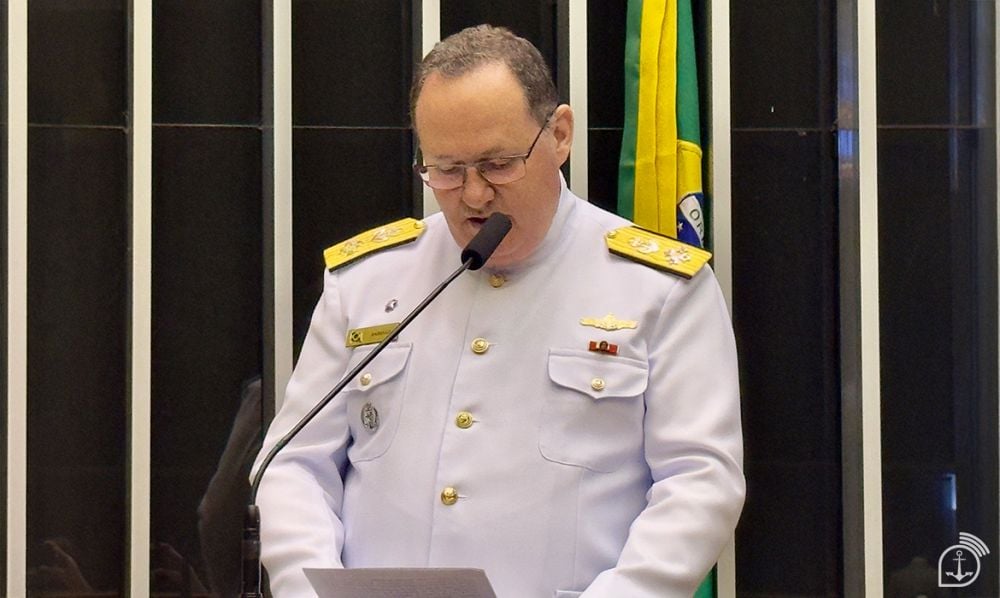Almirante de Esquadra Alexandre Rabello de Faria discursa durante Sessão Solene na Câmara dos Deputados – Imagem: Edwaldo Costa/Marinha do Brasil