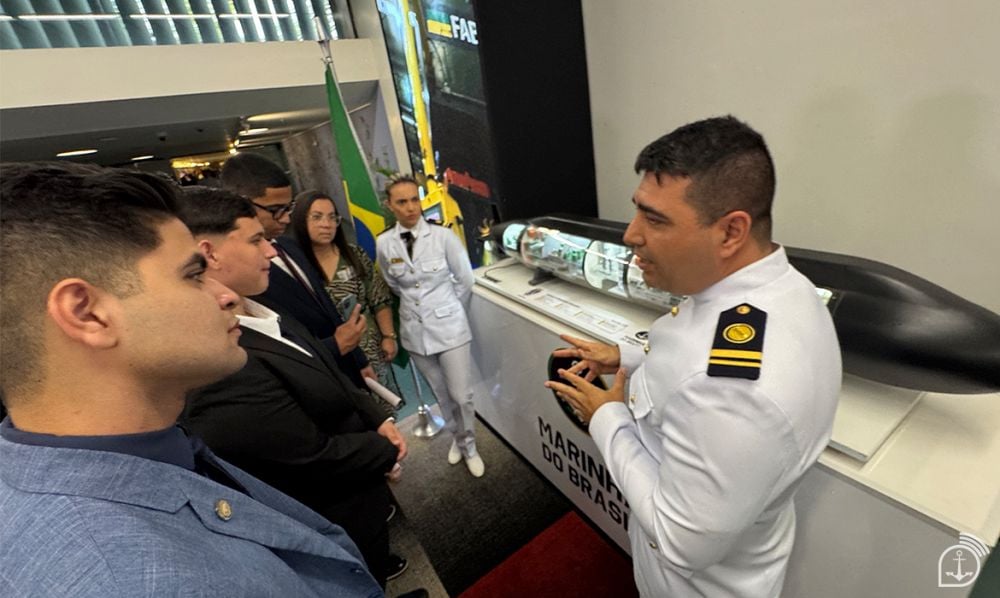 Maquete do SNCA atrai visitantes no Congresso – Imagem: Edwaldo Costa/Marinha do Brasil