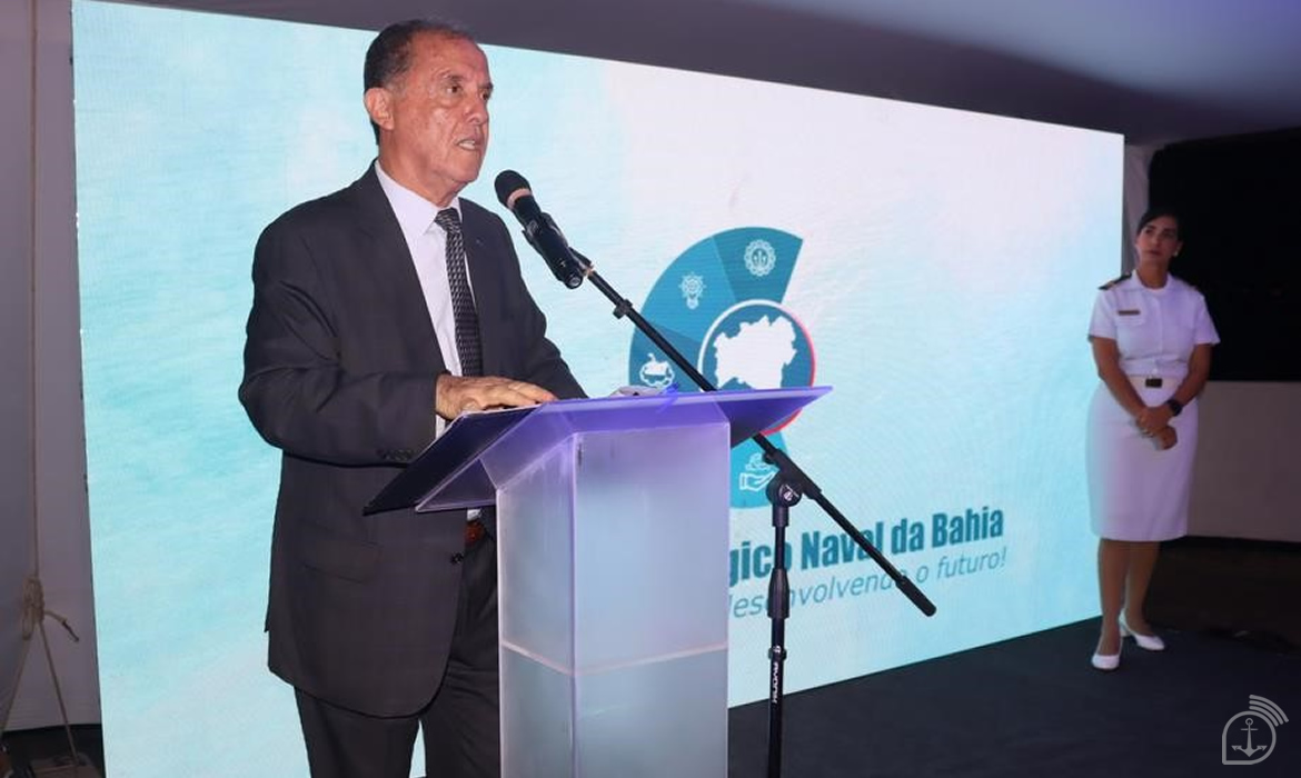Almirante de Esquadra Ilques também esteve presente no evento de lançamento do Cluster. Imagem: Terceiro-Sargento (GR) Nilson Soares